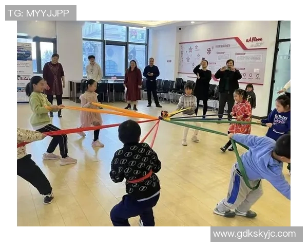 亲子同乐足球游戏探索亲子互动与运动乐趣的完美结合 亲子同乐足球游戏探索亲子互动与运动乐趣的完美结合